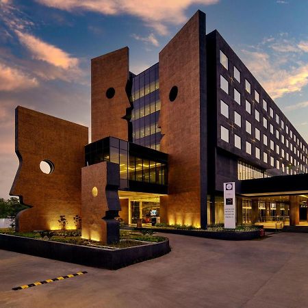Essentia Luxury Hotel 인도르 외부 사진