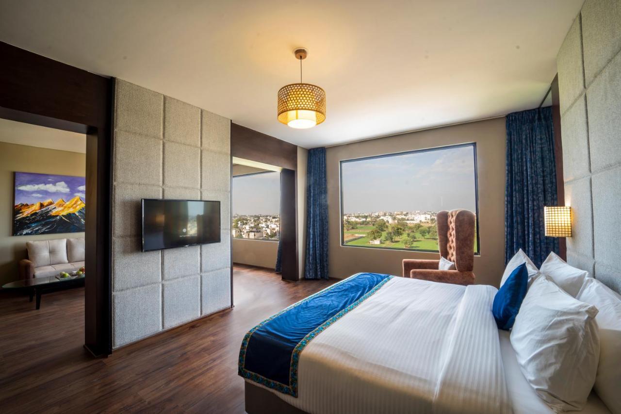 Essentia Luxury Hotel 인도르 외부 사진