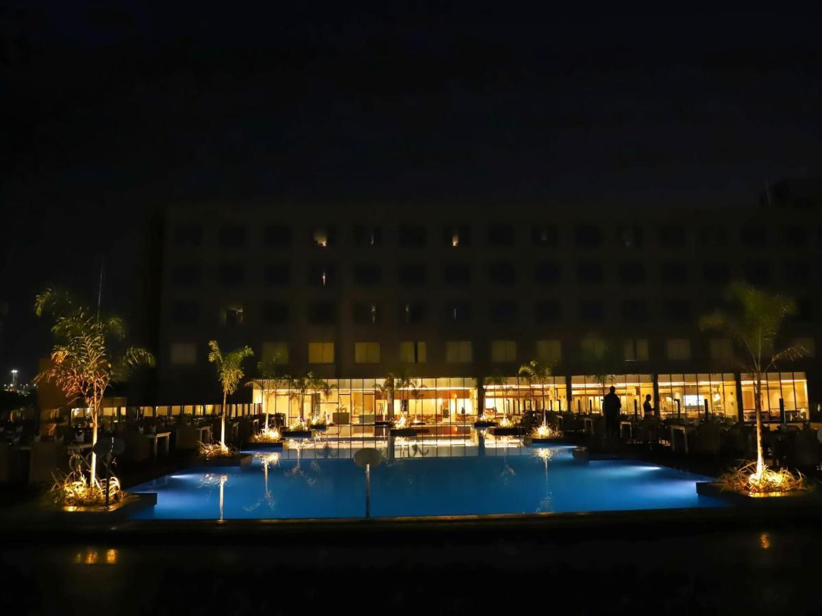 Essentia Luxury Hotel 인도르 외부 사진