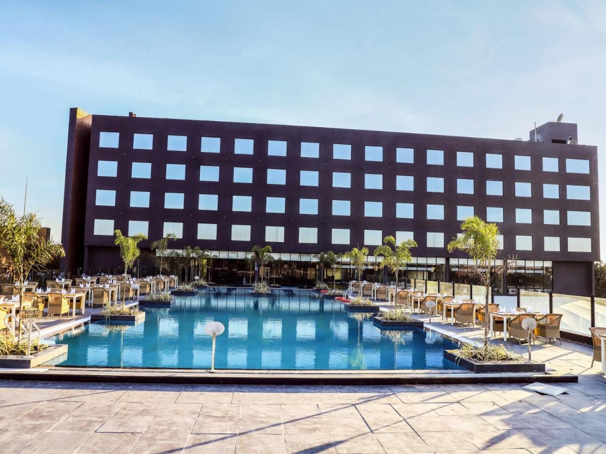 Essentia Luxury Hotel 인도르 외부 사진