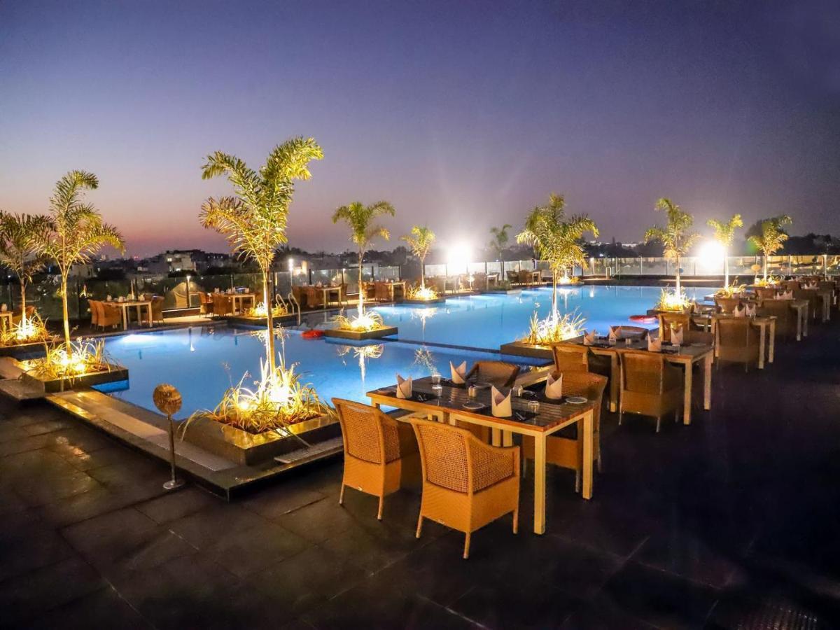 Essentia Luxury Hotel 인도르 외부 사진