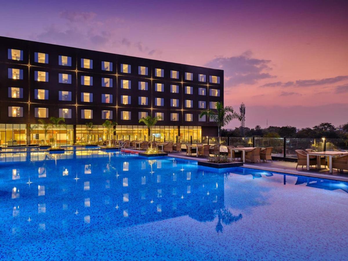 Essentia Luxury Hotel 인도르 외부 사진