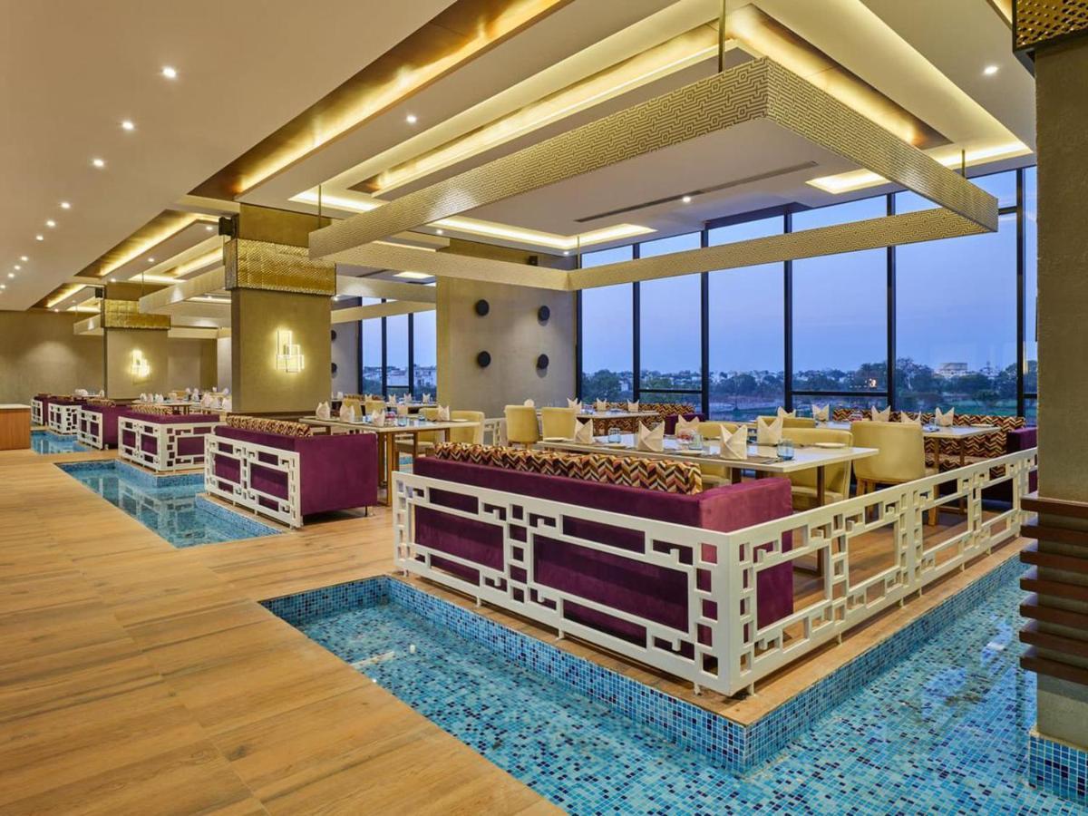 Essentia Luxury Hotel 인도르 외부 사진