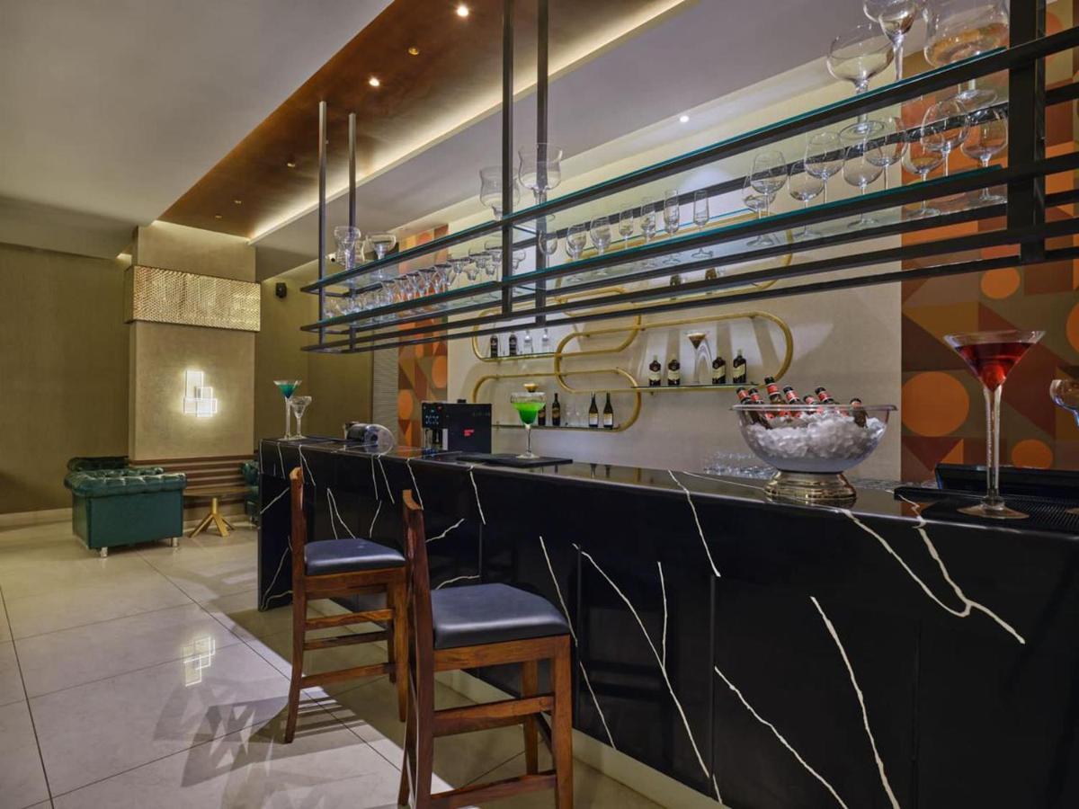 Essentia Luxury Hotel 인도르 외부 사진